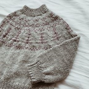 Sweater til børn med juletræer - strikkeopskrift